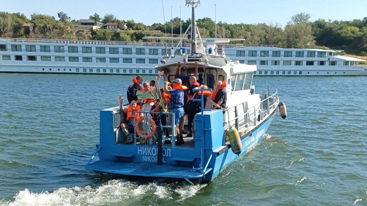 Nearly 200 cruise passengers rescued after ship runs aground