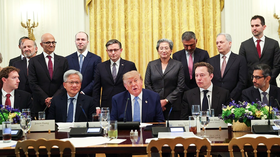 President Trump orders federal agencies to replace AI with ‘Super Intelligence’