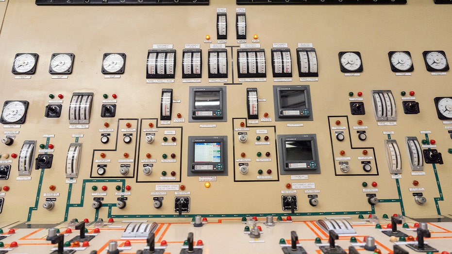 NextEra secures $1.9B federal loan to restart Iowa nuclear plant for Google
