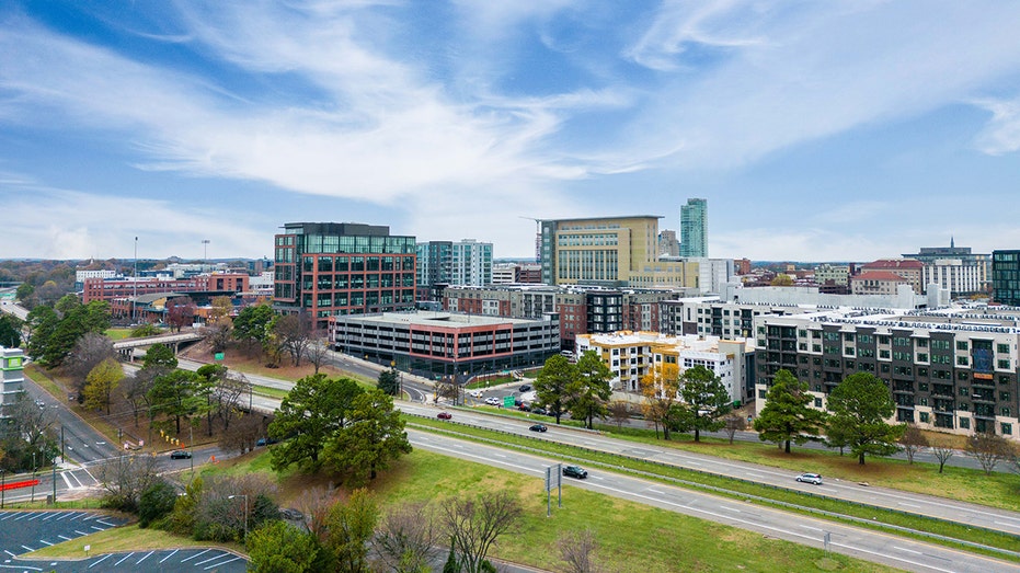 These markets are drawing the most out-of-town new-home shoppers: report