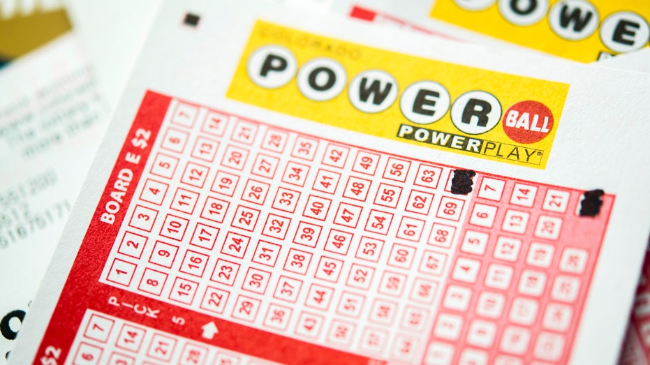 Powerball jackpot hits $905M | Fox Business