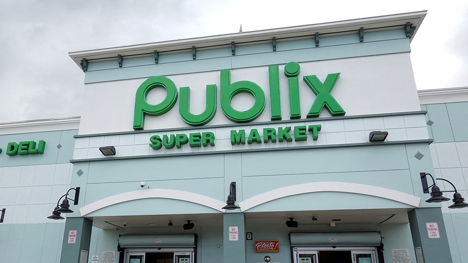Publix, distributor sued over alleged tainted blueberries after woman’s death