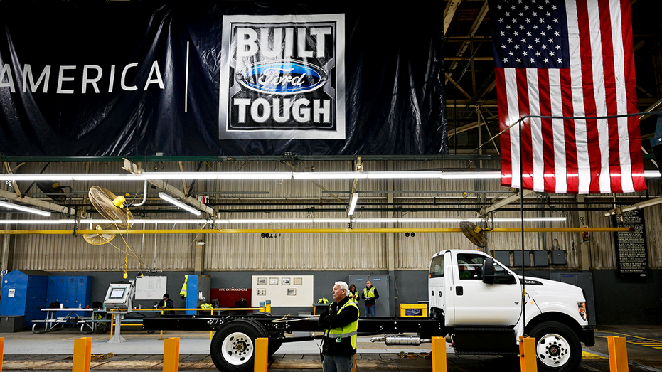 Howard Lutnick says auto tariffs are bringing manufacturing jobs to US