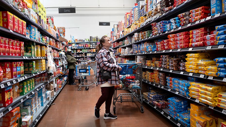 Walmart e-commerce sales jump in Q2 as online growth accelerates