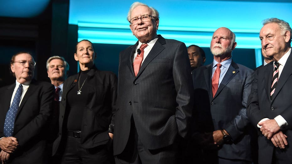 Berkshire Hathaway announces Warren Buffett will step down as chairman