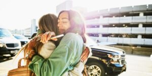 An airport sick of cars clogging its drop-off zone imposed a 3-minute cap on hugs