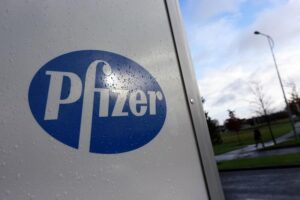 Analysis-GSK, Pfizer RSV vaccine sales fall in US as millions fewer people line up By Reuters