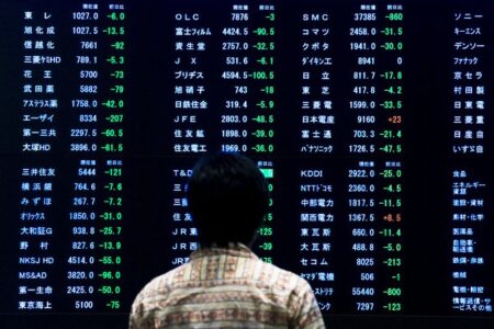 Asia stocks up as Japan’s Nikkei jumps, S Korea shares slump amid political crisis By Investing.com