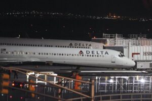 Delta Air Lines announces strong Q3 results, upbeat on 2025 outlook By Investing.com