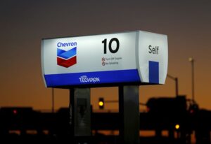 Exxon, Chevron, Simon Property to report earnings Friday By Investing.com