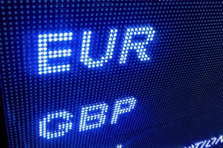 EUR/GBP climbs above 0.8400 amid growing concerns about stagflation in the United Kingdom