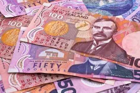 NZD/USD maintains position above 0.5650 ahead of US ISM Services PMI