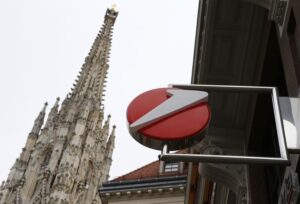 UniCredit beats Q3 forecasts, raises 2024 outlook on strong revenue growth By Investing.com