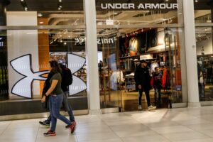 Under Armour shares dip following investor meeting By Investing.com