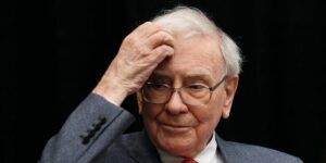 Warren Buffett tells people to buy an S&P 500 index fund. A celebrity tech investor says they face a ‘rude awakening’