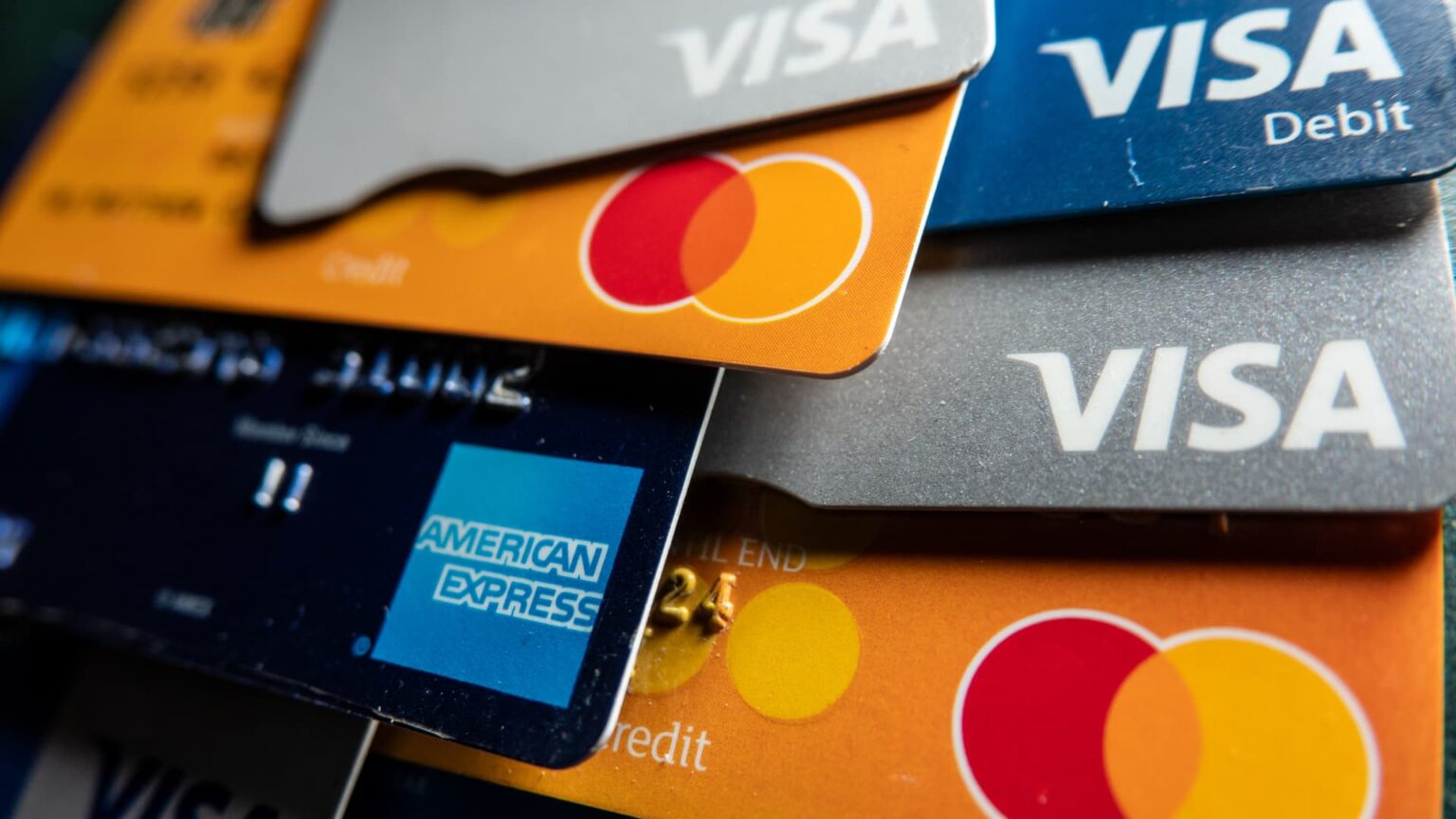 A record number of consumers are making minimum credit cards payments as delinquencies also rise