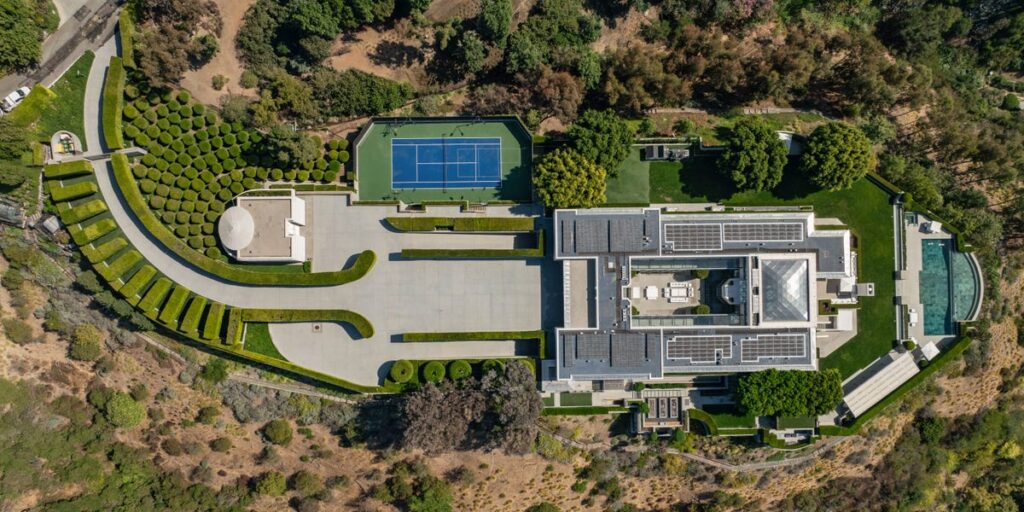 See the lavish homes 6 billionaires are trying to offload — and why it could be tough for them to find buyers