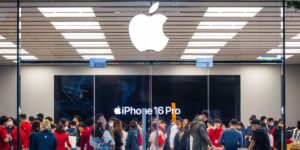 Apple discounts new iPhones in China amid increasing smartphone competition