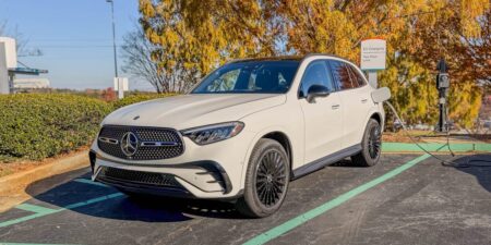 I drove a ,000 Mercedes-Benz plug-in hybrid SUV. It’s the perfect gateway to EVs without the range anxiety.