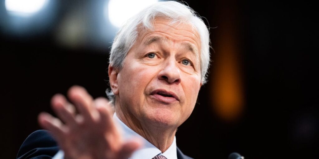 JPMorgan boosts CEO Jamie Dimon’s pay to  million