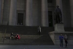 U.S. stocks lower at close of trade; Dow Jones Industrial Average down 0.42% By Investing.com