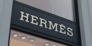 Hermès will give staffers a ,700 bonus as sales and revenue jump