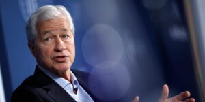 Jamie Dimon says he didn’t run for president because he knew winning the White House would mean barely seeing his family for 4 years