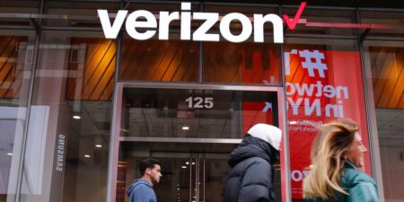 Verizon to rival AT&T employees: Come work here if you don’t like 5 days in office