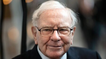 Warren Buffett’s Top 10 Tips For Investing Success