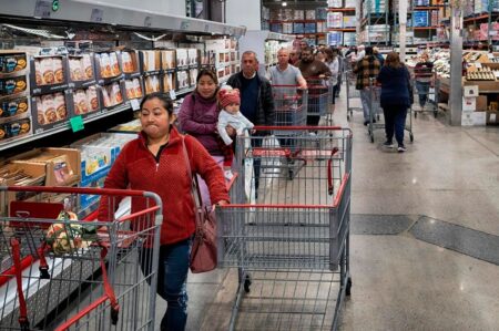 Data Says Consumer Spending Pulled Back, Which Is Bad Economic News