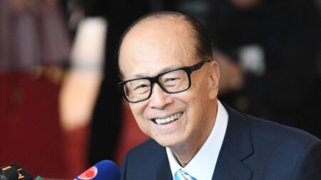 Li Ka-Shing’s CK Hutchison To Sell Panama Canal Ports To BlackRock As Part Of  Billion Deal