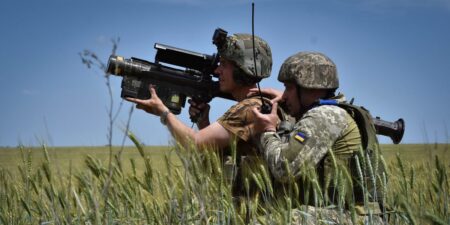 Inside the virtual battles Ukrainian soldiers are fighting with top-of-the-line fake guns to train for real combat