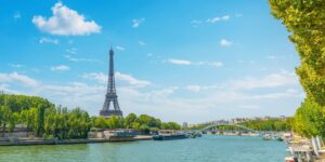 I was born and raised in Paris. Tourists should avoid making these 5 mistakes if they want to blend in with the locals.