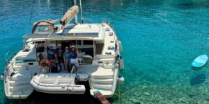 Family Rented Private Boat for Vacation: Better Than Luxury Cruise