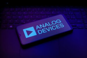 Buy Or Sell Analog Devices Ahead Of Earnings?