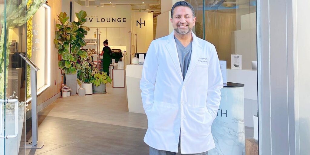 6 Supplements a Longevity Doctor Who Lost 50 Pounds Takes Every Day