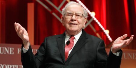 Warren Buffett Hits Out at Tariffs, Says Trade Should Not Be a Weapon