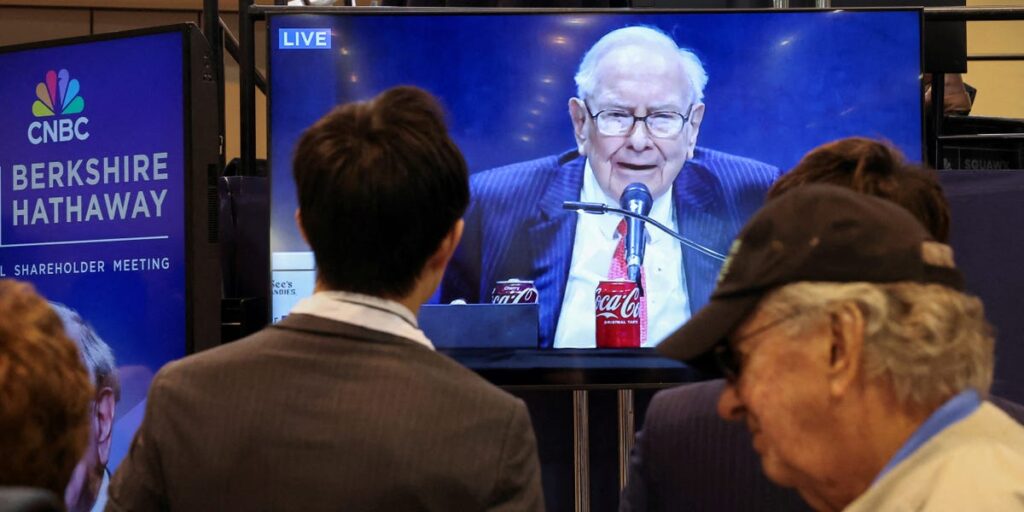 Warren Buffett Calls US Deficit ‘Unsustainable,’ but Doesn’t Envy DOGE