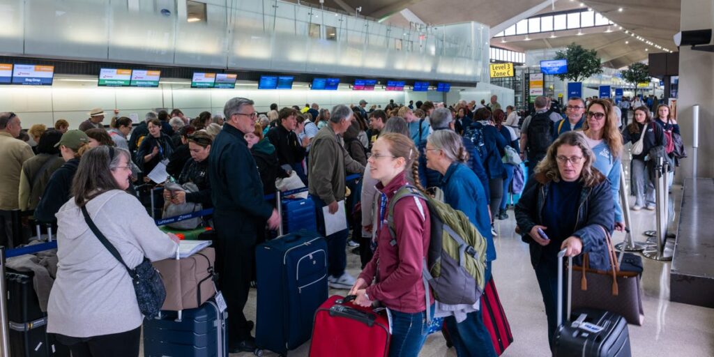 How to Avoid the Travel Chaos at Newark Airport