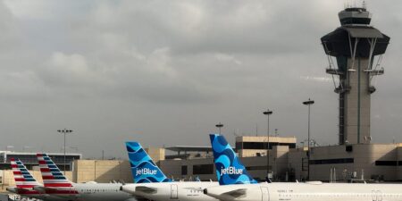 Crew Put Out Fire After Battery Charger Caught Alight on JetBlue Flight
