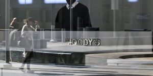 Moody’s Lowers US Triple-a Credit Rating, Cites Rising Federal Debt