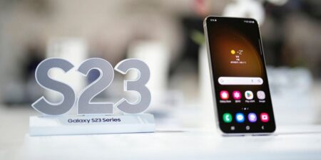 Kpop Fans Desperate for Photos of Idols Are Driving Samsung Phone Rentals