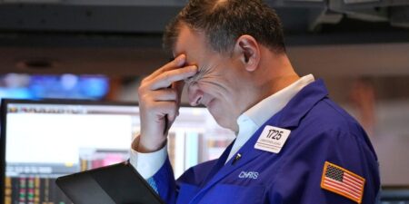 Treasurys Hit 5% and S&P Futures Slide After Moody’s Downgrade