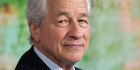 Jamie Dimon Opens the Door to Bitcoin, Warns Against Stagflation