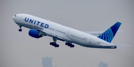 Passenger Injured by Falling Luggage Sues United Over Crew Inaction