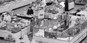 Photos of the First Supermarkets Show How Grocery Shopping Has Changed