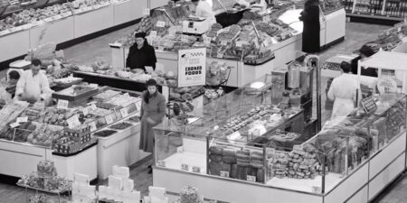 Photos of the First Supermarkets Show How Grocery Shopping Has Changed