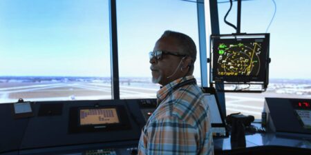FAA Offering K Bonuses to Hire New Air Traffic Controllers