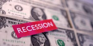 JPMorgan Lowers US Recession Odds After Trump and China’s Tariff Truce