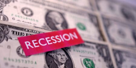 JPMorgan Lowers US Recession Odds After Trump and China’s Tariff Truce